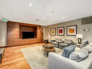 Photo #4: 21119782 Listing