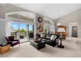 Photo #4: 21119855 Listing