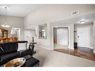 Photo #6: 21119855 Listing