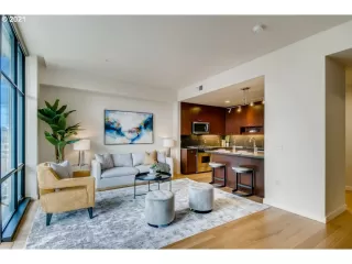 Photo #4: 21120556 Listing