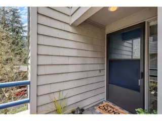 Photo #3: 21121027 Listing