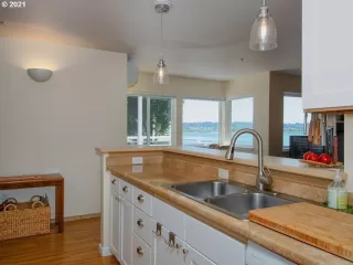 Photo #2: 21121181 Listing