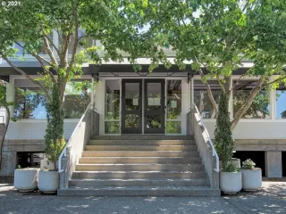 Photo #6: 21121181 Listing