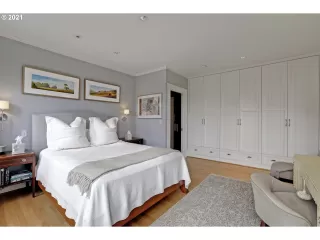 Photo #6: 21122363 Listing