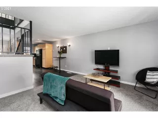 Photo #3: 21122976 Listing