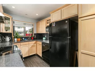 Photo #6: 21122976 Listing