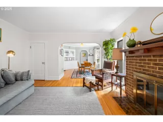 Photo #1: 211230023 Listing 