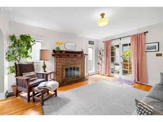 Photo #3: 211230023 Listing 