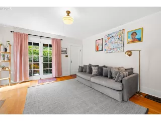 Photo #4: 211230023 Listing 