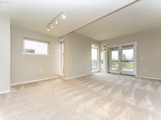 Photo #5: 21123023 Listing