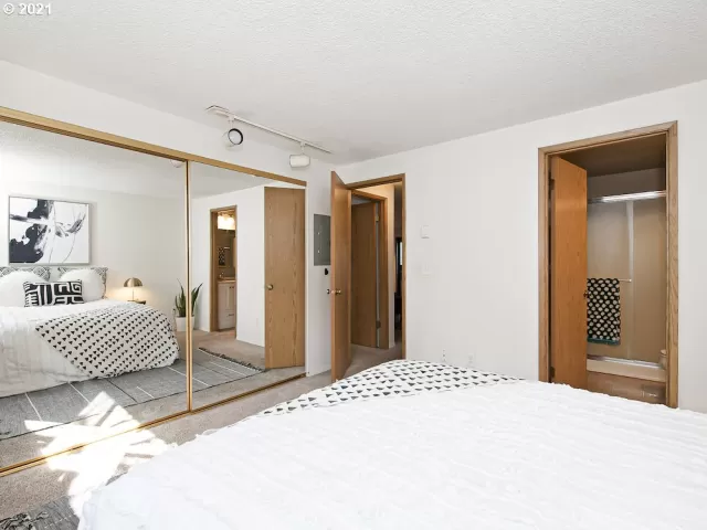 MLS: 21123335 Condo For Sale