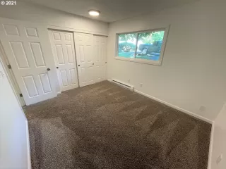 Photo #2: 21123921 Listing