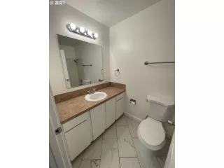 Photo #4: 21123921 Listing