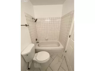 Photo #5: 21123921 Listing