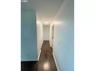 Photo #6: 21123921 Listing