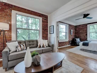 Photo #5: 21124595 Listing