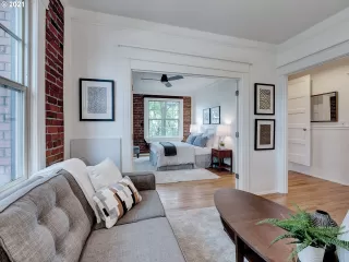 Photo #6: 21124595 Listing