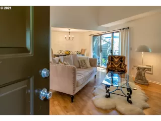 Photo #3: 21125047 Listing