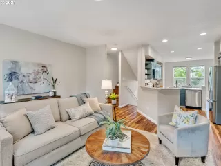 Photo #6: 21125647 Listing