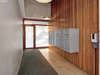 Photo #3: 21125648 Listing