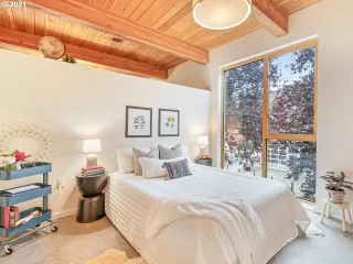 Photo #4: 21125648 Listing