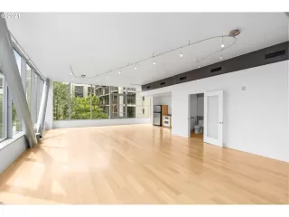 Photo #6: 21125946 Listing 