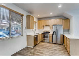 Photo #6: 21126094 Listing