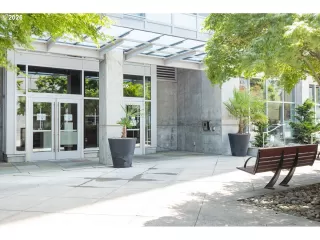 Photo #1: 211261947 Listing 