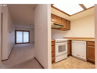 Photo #3: 21128128 Listing 