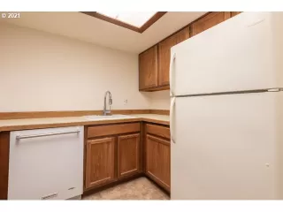 Photo #5: 21128128 Listing 