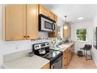 Photo #1: 21128298 Listing