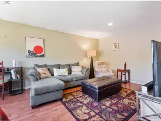Photo #6: 21129323 Listing