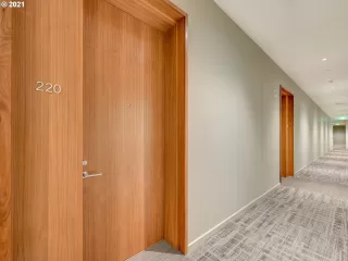 Photo #2: 21129533 Listing