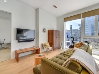 Photo #6: 21129533 Listing