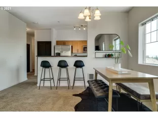 Photo #4: 21130333 Listing