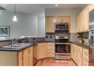 Photo #2: 21130738 Listing