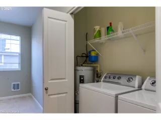 Photo #4: 21130738 Listing