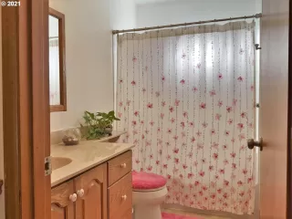 Photo #1: 21131021 Listing