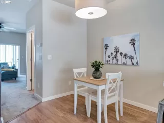 Photo #6: 21131255 Listing