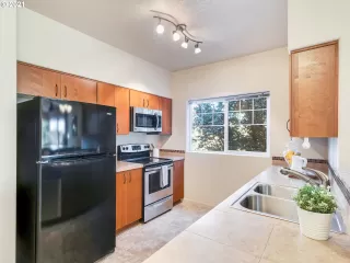 Photo #3: 21131495 Listing