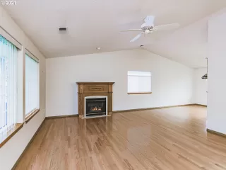 Photo #5: 21131564 Listing 