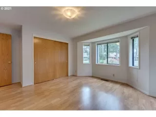 Photo #6: 21131896 Listing