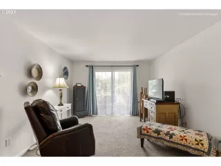 Photo #5: 21132761 Listing