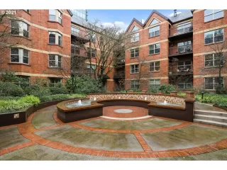 Photo #2: 21132997 Listing 