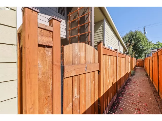 MLS: 21133089 Condo For Sale