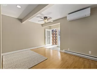 Photo #4: 21133089 Listing