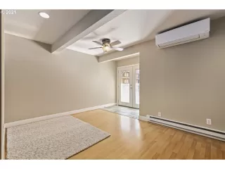 Photo #5: 21133089 Listing