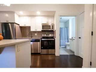 Photo #4: 21133435 Listing