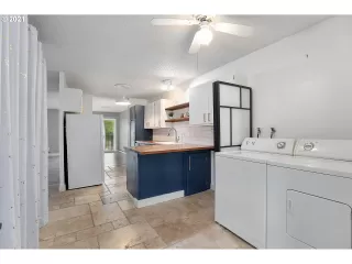 Photo #4: 21133618 Listing 