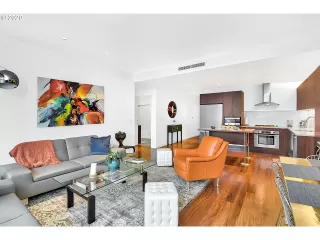 Photo #2: 21133794 Listing 